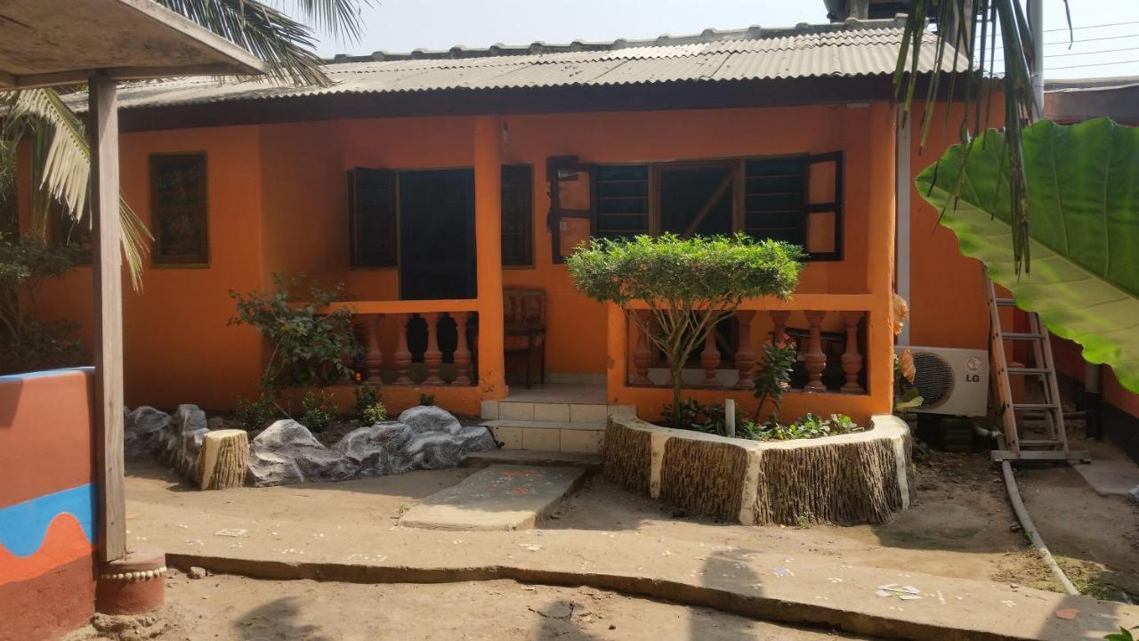 Big Milly'S Backyard 호텔 Kokrobite 외부 사진